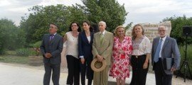 PAGO DE THARSYS ENTREGA LAS DISTINCIONES AL MÉRITO 2012 Vicente García, Ana Suria (Pago de Tharsys), Marta Valsangiacomo, Dr. Grisolía, Dra. Celia Sánchez, Dra. Pilar Mateo y Dr. José Mir