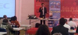 EL VINO Y SU CULTURA SE MUEVE DE LA MANO DE BODEGAS SINGULARES. WINE UP TOUR EN FENAVIN - copia