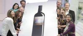 PAGO LOS BALANCINES RINDE TRIBUTO A MANUEL PADORNO CON SU NUEVO VINO VASO DE LUZ vaso de luz