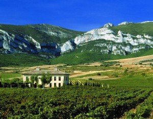 OÑA +SIERRA CANTABRIA 2 M Torre de Oña y la Sierra de Cantabria al fondo
